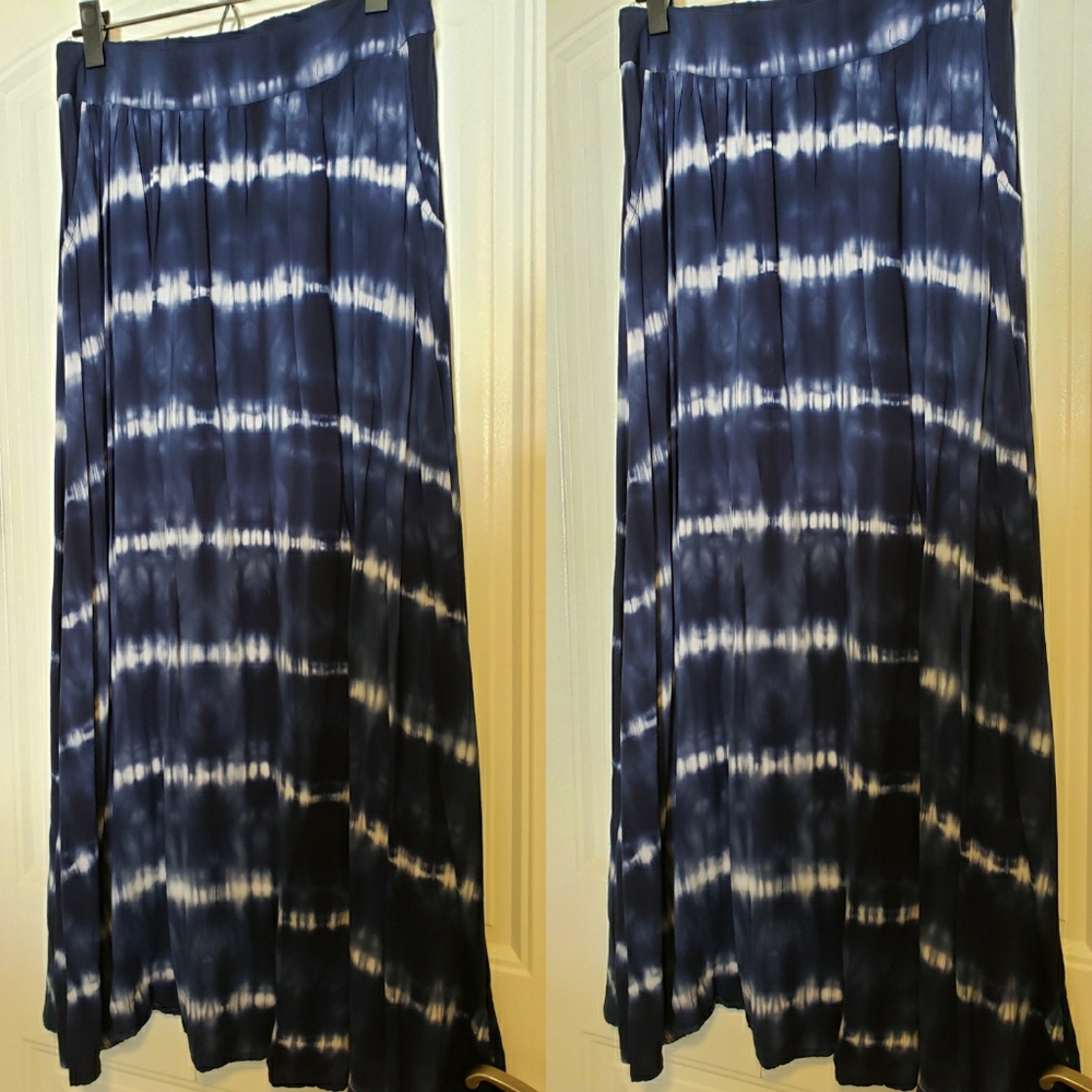 SOLD - Blue and White long Skirt with pockets